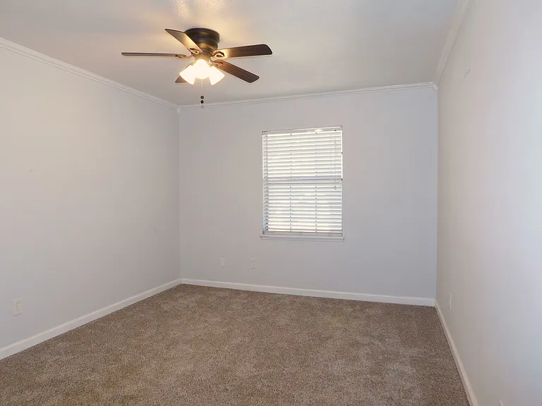 5529 Gates Dr — Photo 14