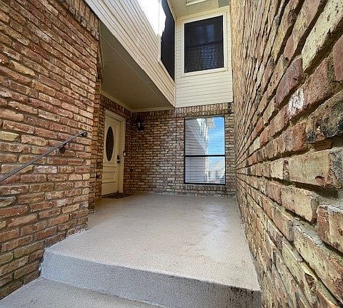 5th image of 5709 Southern Cross Dr
