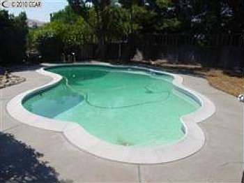 2nd image of 3025 View Dr