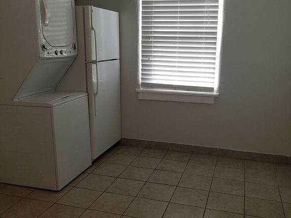 5th image of 2047 Chamberlin St