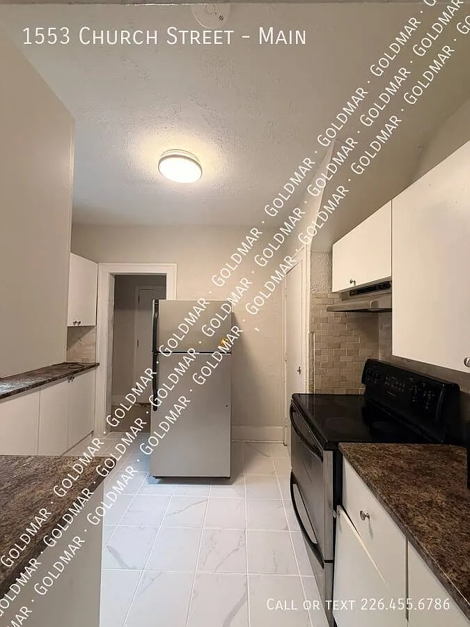 All Inclusive - main floor of house - Available now! — Photo 4