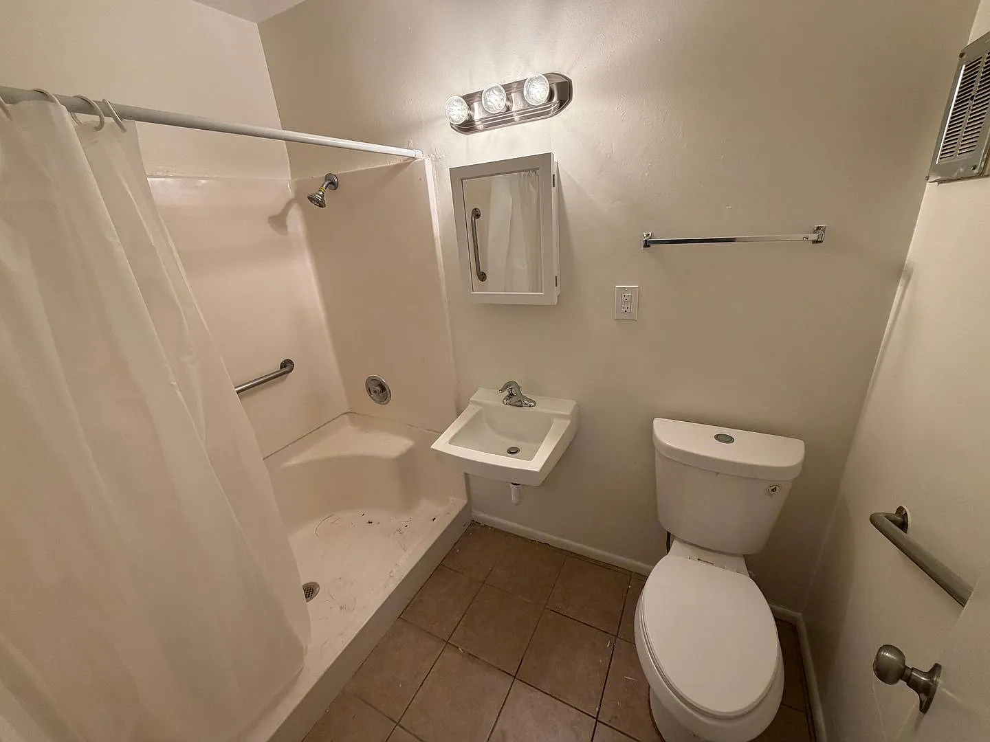 311 E. McElhaney Avenue #A — Photo 4