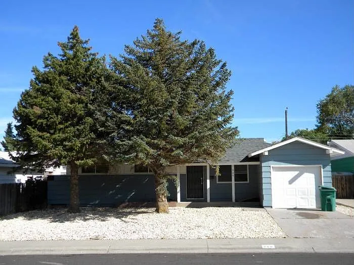 666 James Ln photo 1