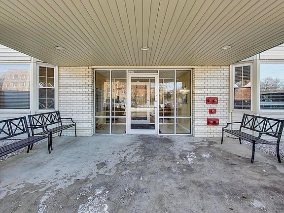 2nd image of 5506 Lincoln Ave Unit 315