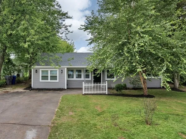 4 Weymouth Dr, Enfield, CT 06082