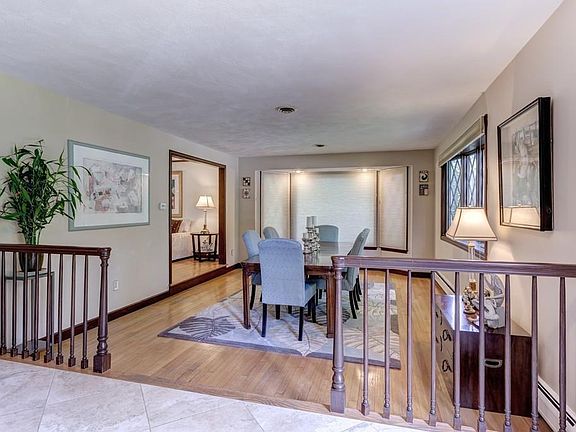 5th image of 49 Arboro Dr