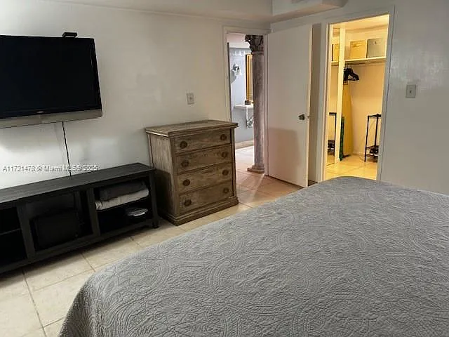 5401 Collins Ave #430 — Photo 40