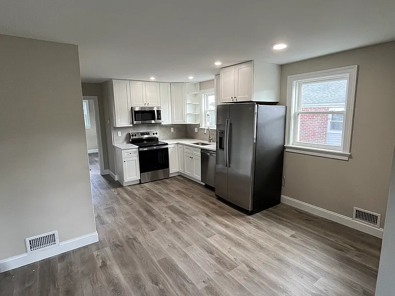 24 Reese Ave #B2 — Photo 2