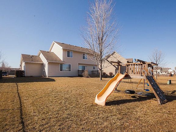 3rd image of 1745 SE Prairie Creek Dr