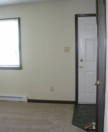 3rd image of 254 Bull Run Dr