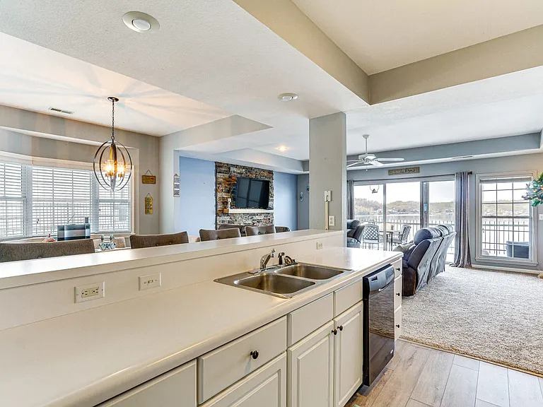 200 E Harbour Towne Dr #E203 — Photo 9