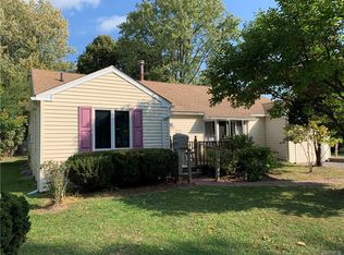 119 Outwater Dr, Lockport, NY 14094