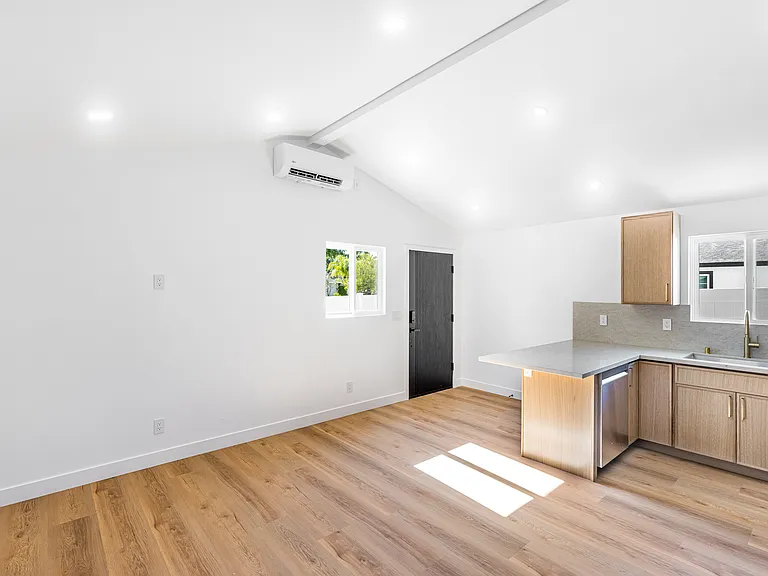 23021 Covello St — Photo 3