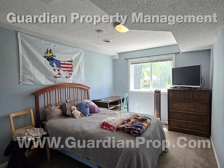 831 Pontiac Ln — Photo 17