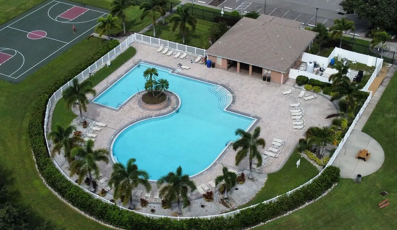4 bed, 1685 sqft, $2,490 — Photo 3