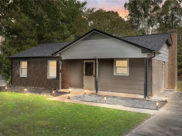 6130 Meadowdale Dr, Winston Salem, NC 27105