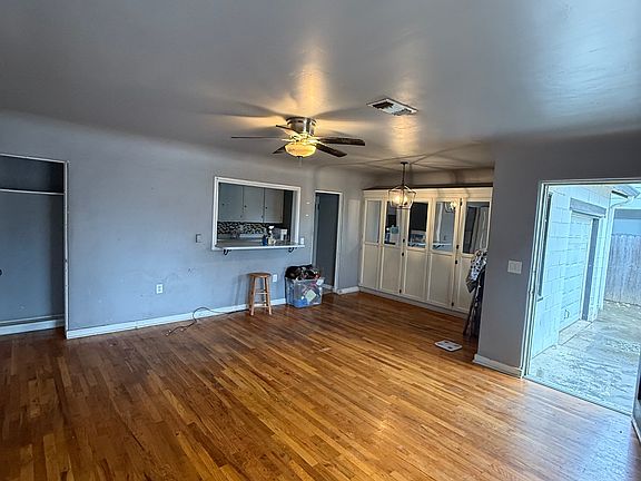 2nd image of 428 Bird St