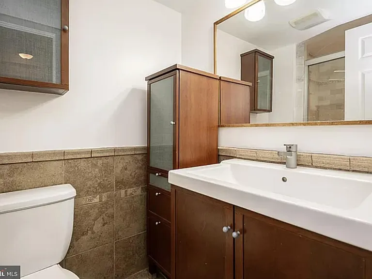 900 N Stafford St #905 — Photo 19