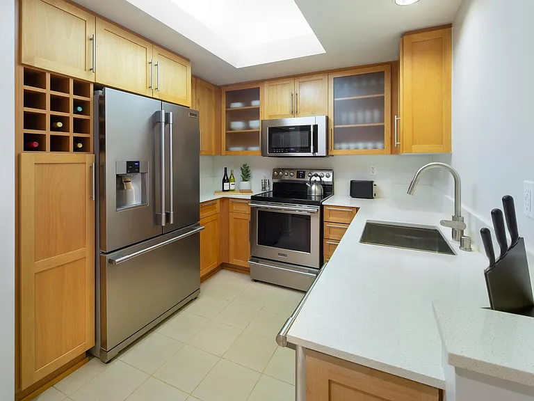 10599 Wilshire Blvd — Photo 21