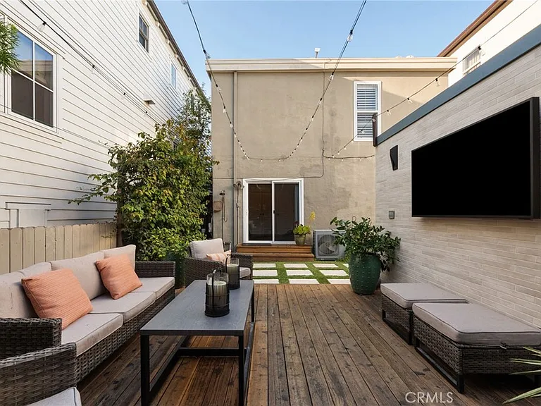 330 28th St — Photo 22