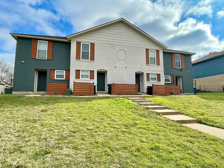 3813 Coates Cir — Photo 1