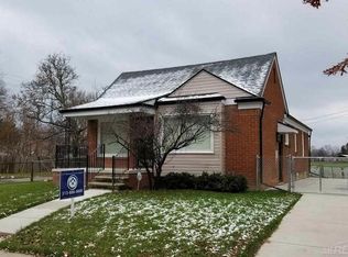 5505 Ashley St, Grosse Pointe, MI 48236