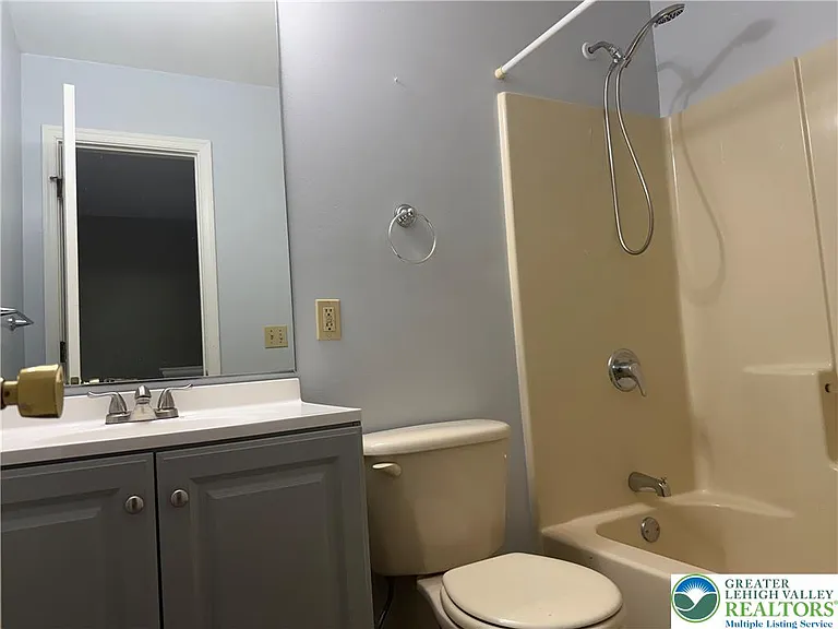 6510 Pioneer Dr — Photo 18