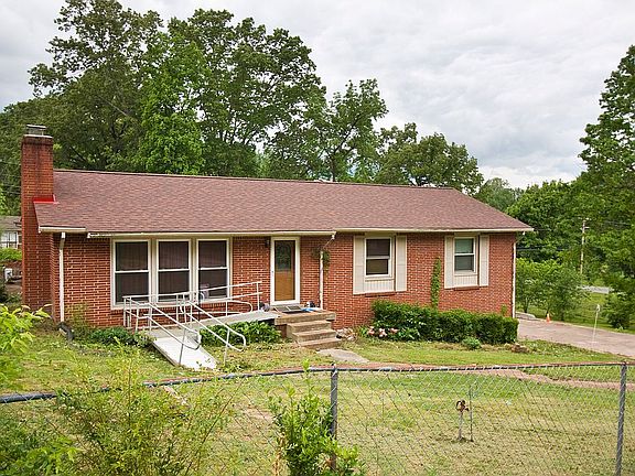 2nd image of 212 Downer Dr