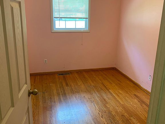 5th image of 1060 Rogers Ln