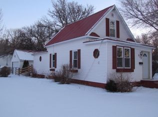 922 10th Ave NW, Minot, ND 58703