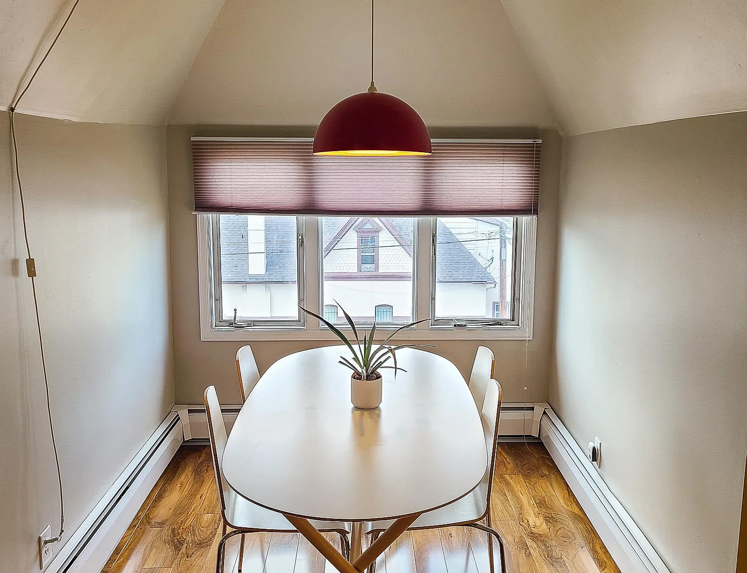 1 bed, 900 sqft, $1,800 — Photo 3