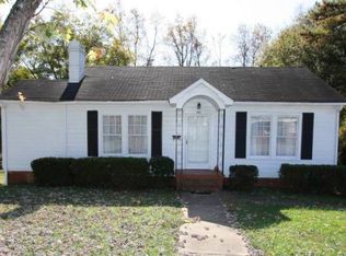 301 W 20th St, Newton, NC 28658