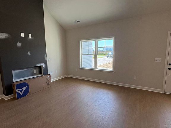 4th image of 3782 Chatsworth Drive