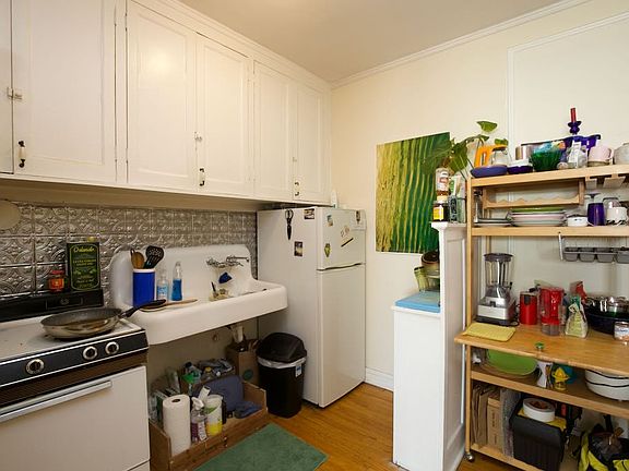 2nd image of 1211 W Elmdale Ave #K3
