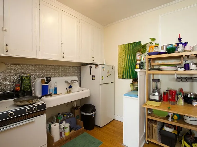 1211 Elmdale #K3 — Photo 2