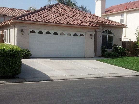 3rd image of 139 Lake Dr