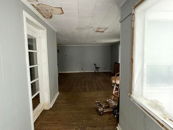 2nd image of 510 S Main Ave