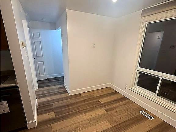 2nd image of 66 Glamis Rd #45