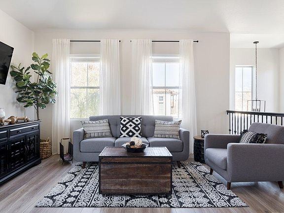 Cozy living room with Wi-Fi and cable included