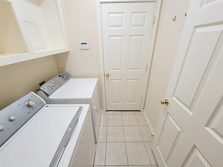 2622 Katie Harbor Dr — Photo 37