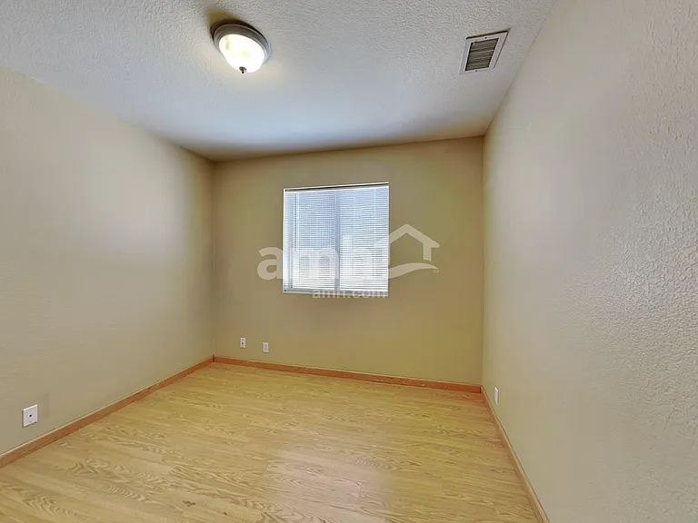 2312 E Lockwood St — Photo 17