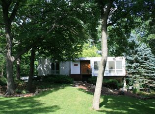 4741 Woodcliff Ln, Palatine, IL 60067