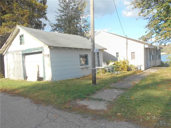 242 Broad Bay Cir, Machias, NY 14101