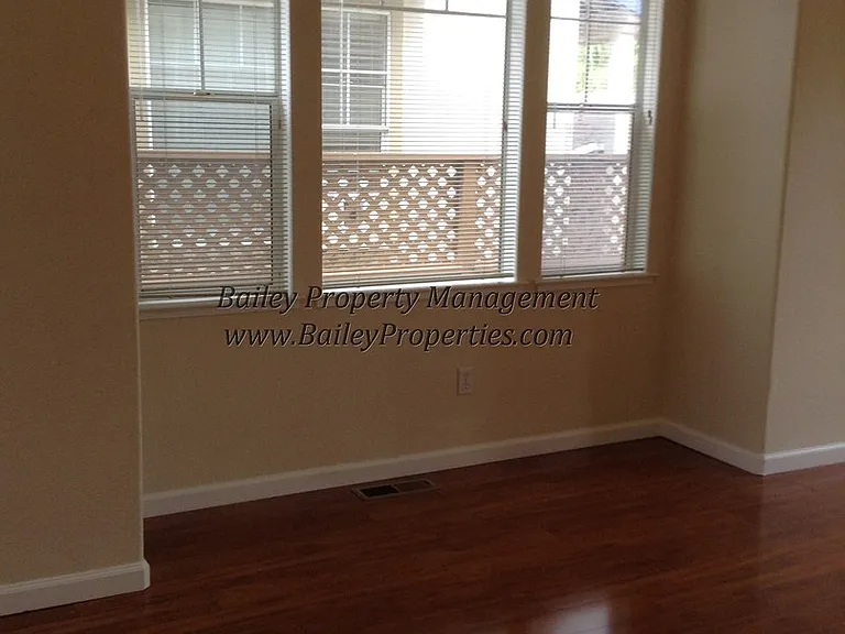19 Mary Case Ln — Photo 5