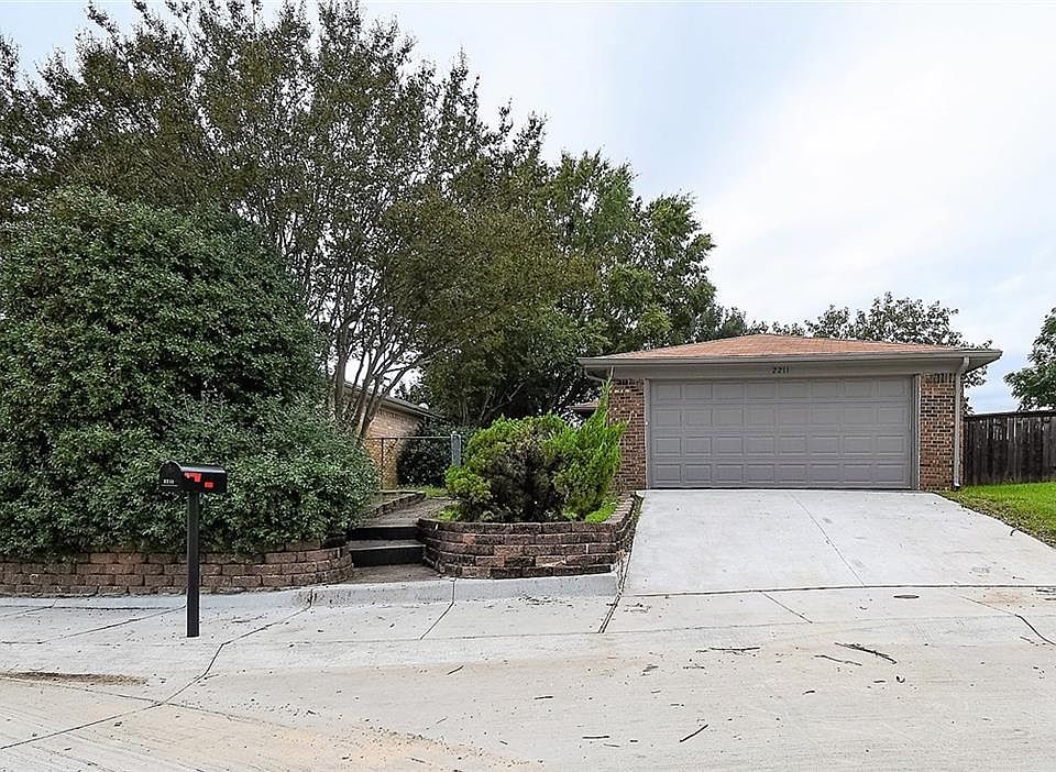 1st image of 2211 Jamestown Ct