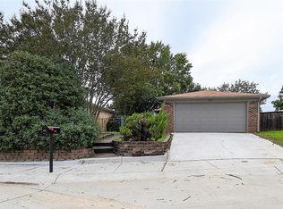 2211 Jamestown Ct, Carrollton, TX 75006