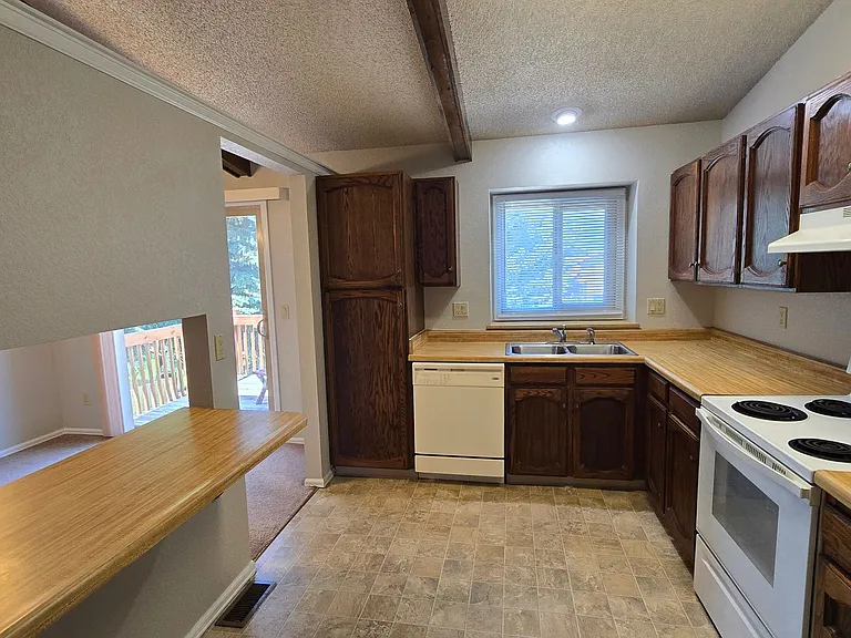 4020 Thundercloud Dr — Photo 6