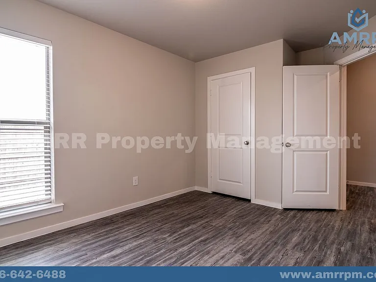2125 N Texas Ave — Photo 18