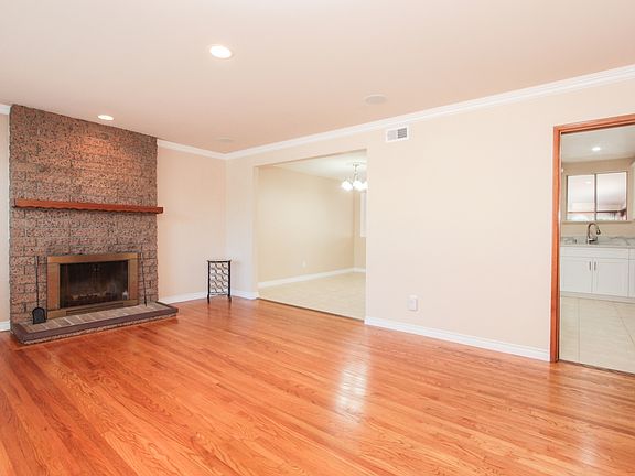2nd image of 3681 Belford St