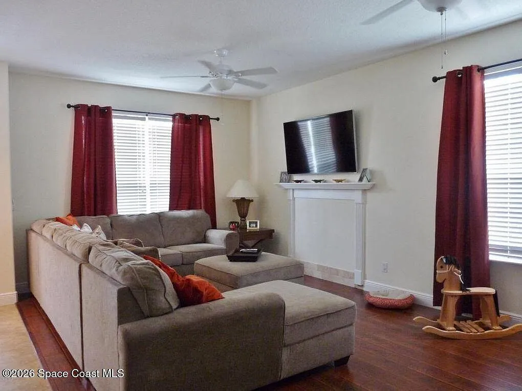4 bed, 2104 sqft, $3,150 — Photo 4